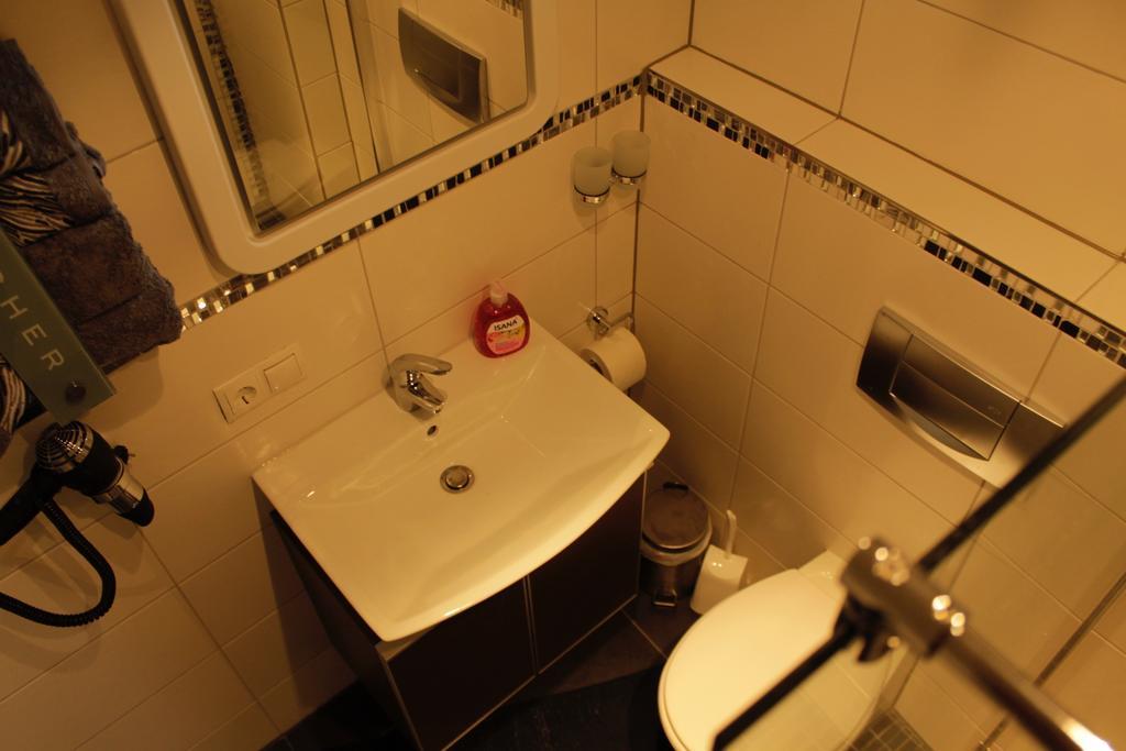 Fe Wo Am Alten Rathaus Andernach Room photo